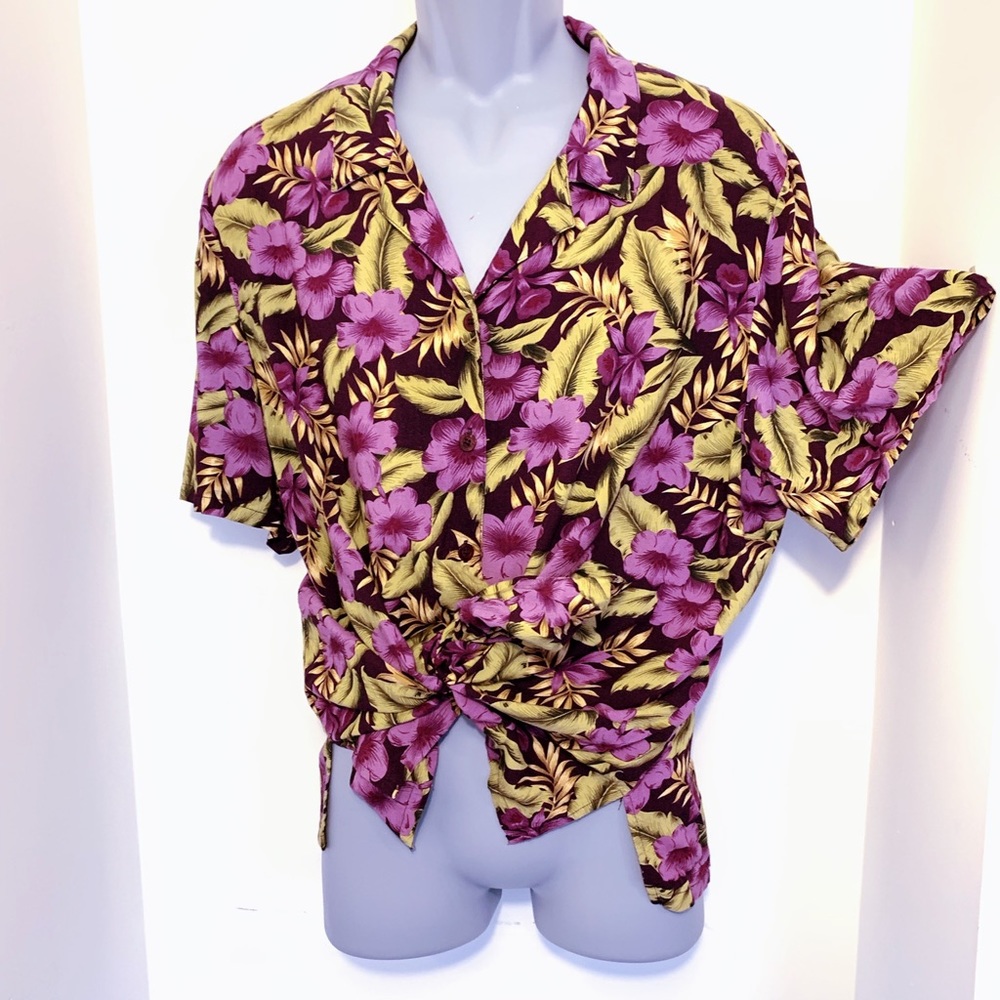 Women’s floral shirt.